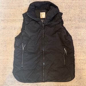 Vuori Canyon Insulated Vest Size Small Black